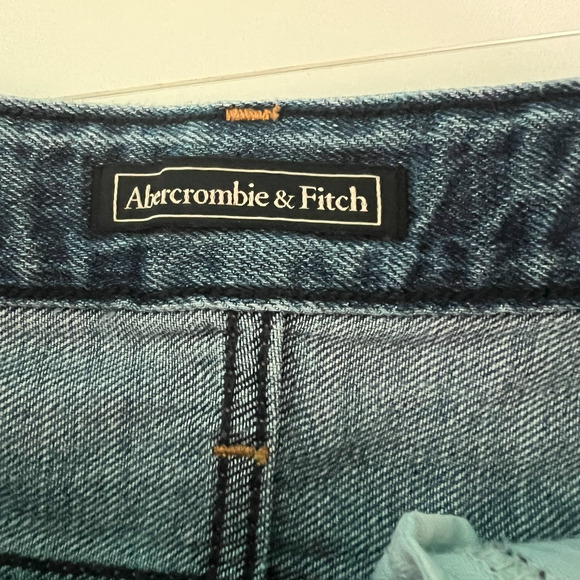 Abercrombie & Fitch Embroidered Waist Distressed Denim Shorts Size 26 button fly - Picture 3 of 6
